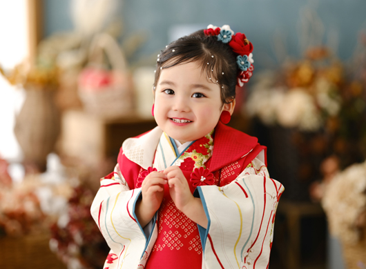 女の子の七五三はいつ祝う？お参りする年齢や写真撮影時期を解説