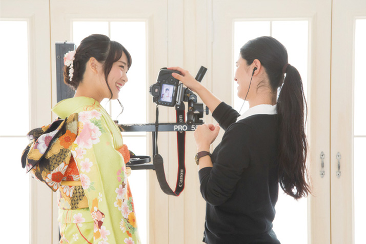 優しいスタッフの気づかいの様子