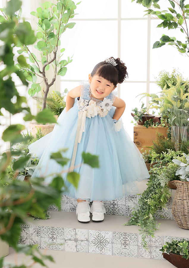 15日まで✨️フォトスタジオ 120-130cm希少 水色フリルロングドレス七五三 子供のとびきりの笑顔を引き出すのが上手! ｜七五三・成人式写真の