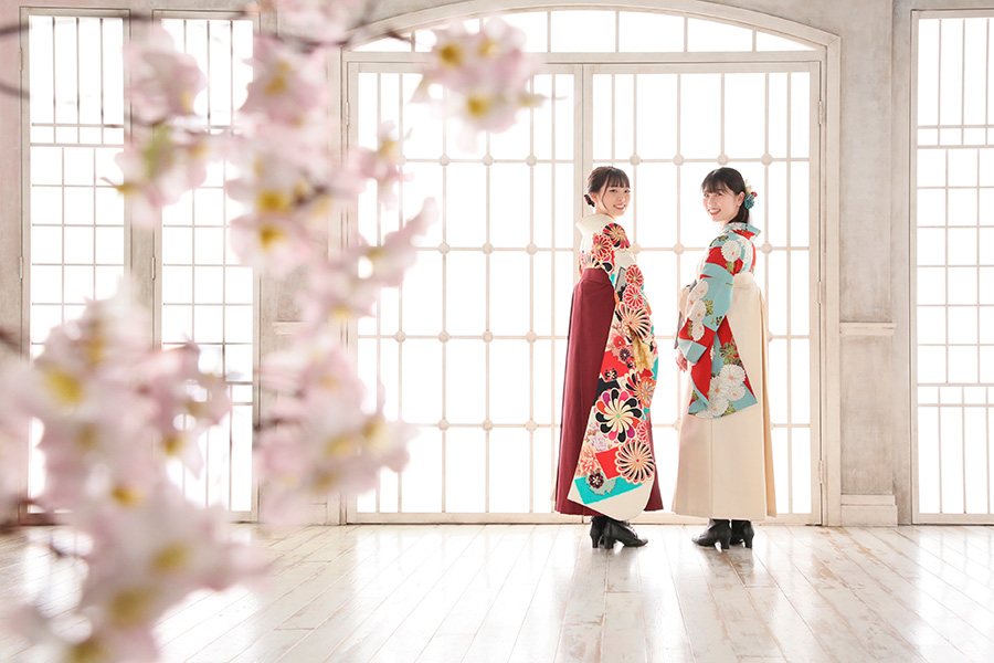 お友達と卒業袴の撮影です♪